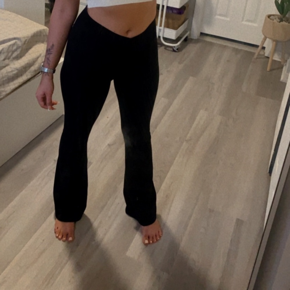 HIGH WASTED CROSSOVER FLARED LEGGINGS